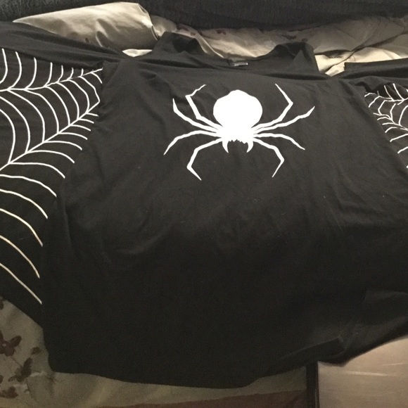 Halloween tunic! Spiders and bat wings OH MY! - Picture 3 of 5